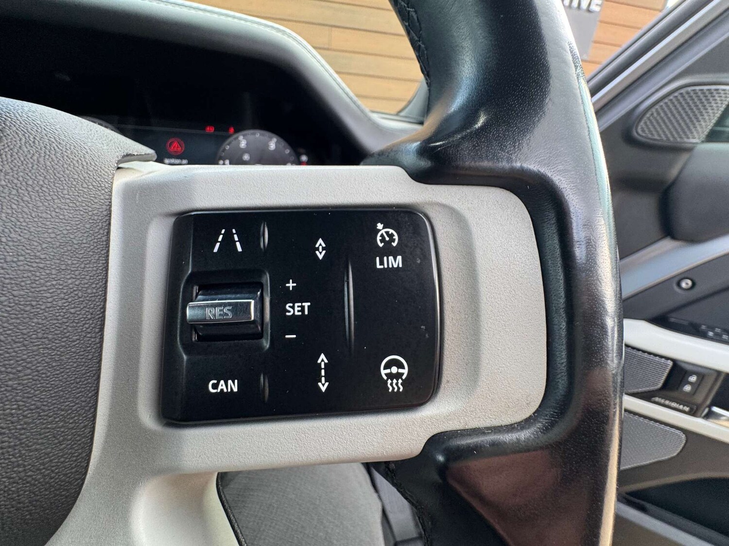 Used Land Rover Defender 2022 for sale - 77785321: Photo 37