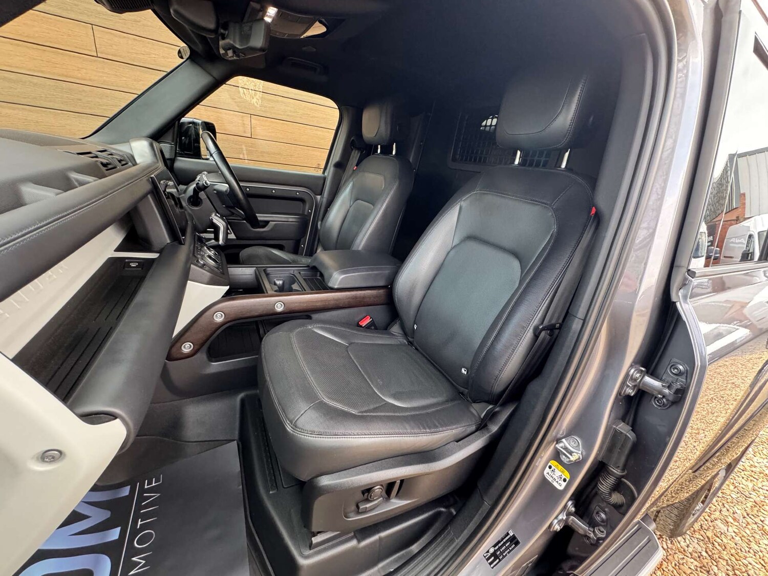 Used Land Rover Defender 2022 for sale - 77785321: Photo 41