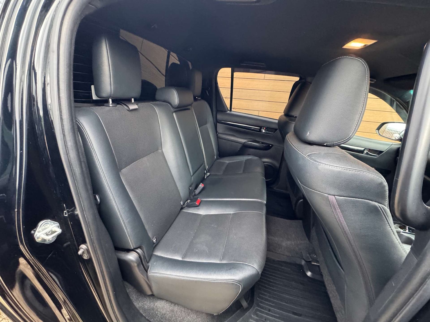 Used Toyota Hilux 2018 for sale - 77398259: Photo 24