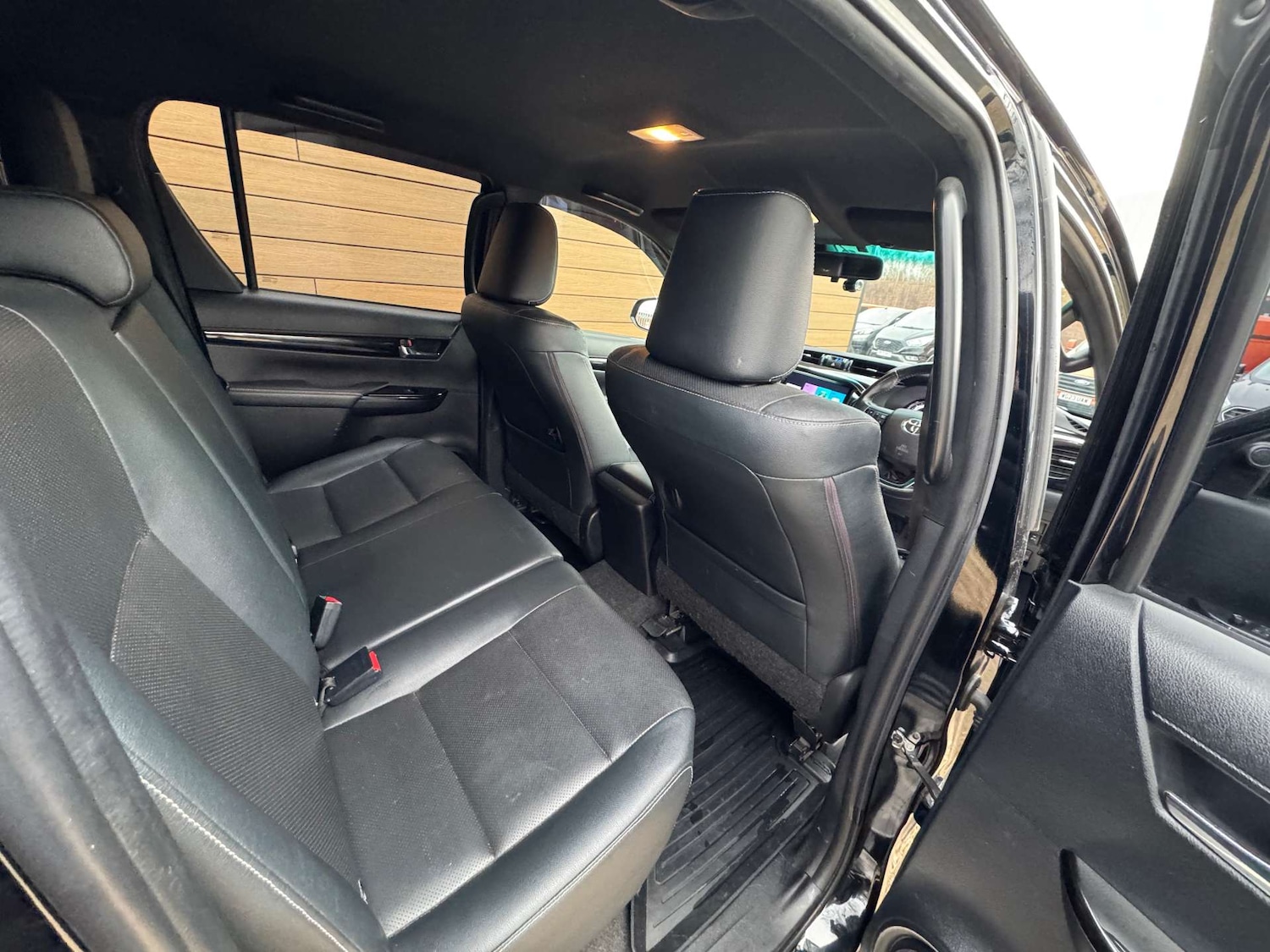 Used Toyota Hilux 2018 for sale - 77398259: Photo 25