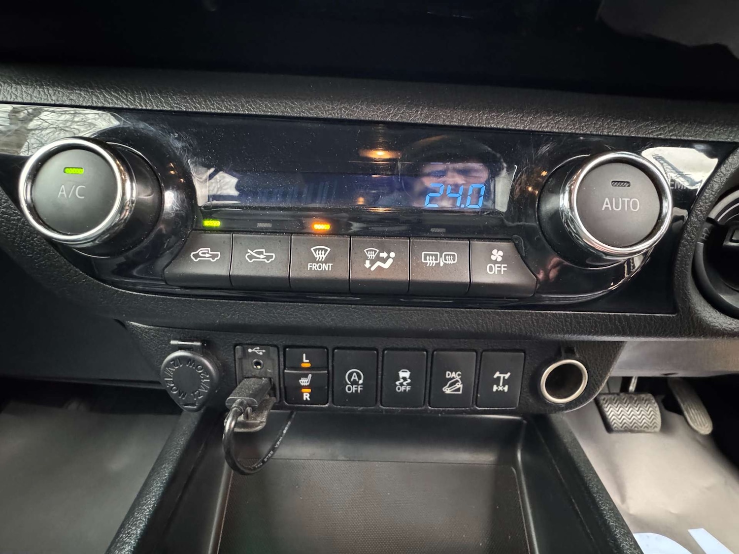 Used Toyota Hilux 2018 for sale - 77398259: Photo 29