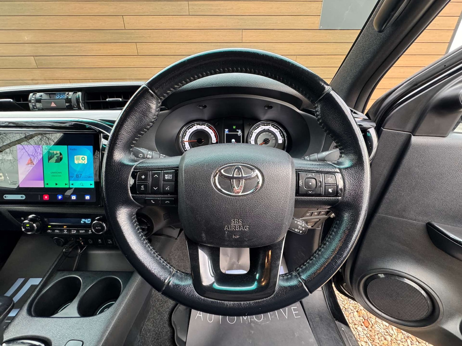 Used Toyota Hilux 2018 for sale - 77398259: Photo 31