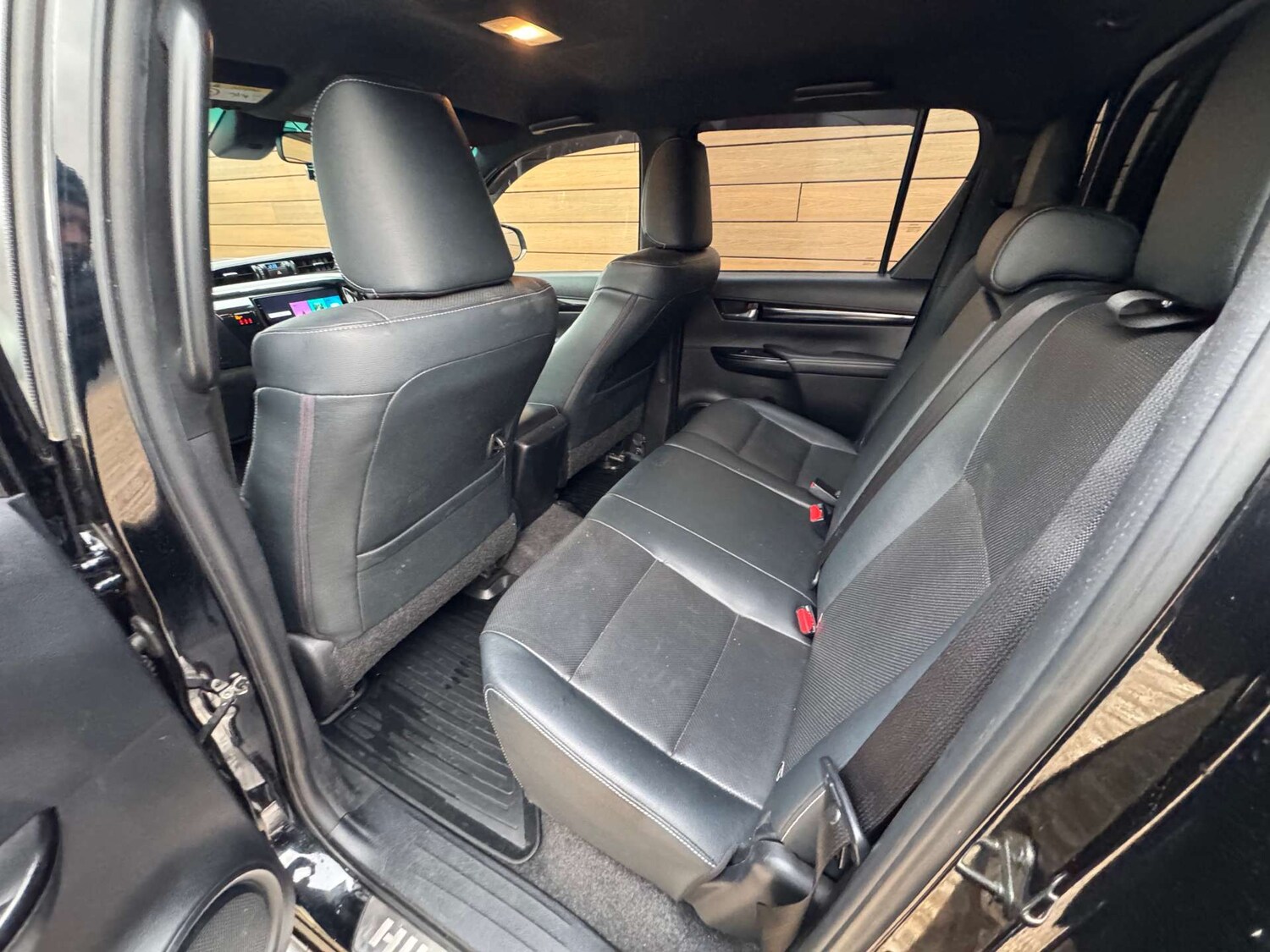 Used Toyota Hilux 2018 for sale - 77398259: Photo 40