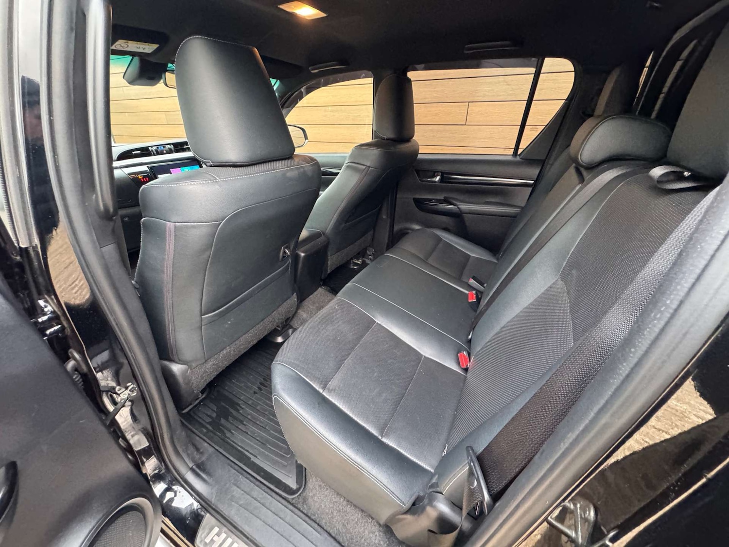 Used Toyota Hilux 2018 for sale - 77398259: Photo 41