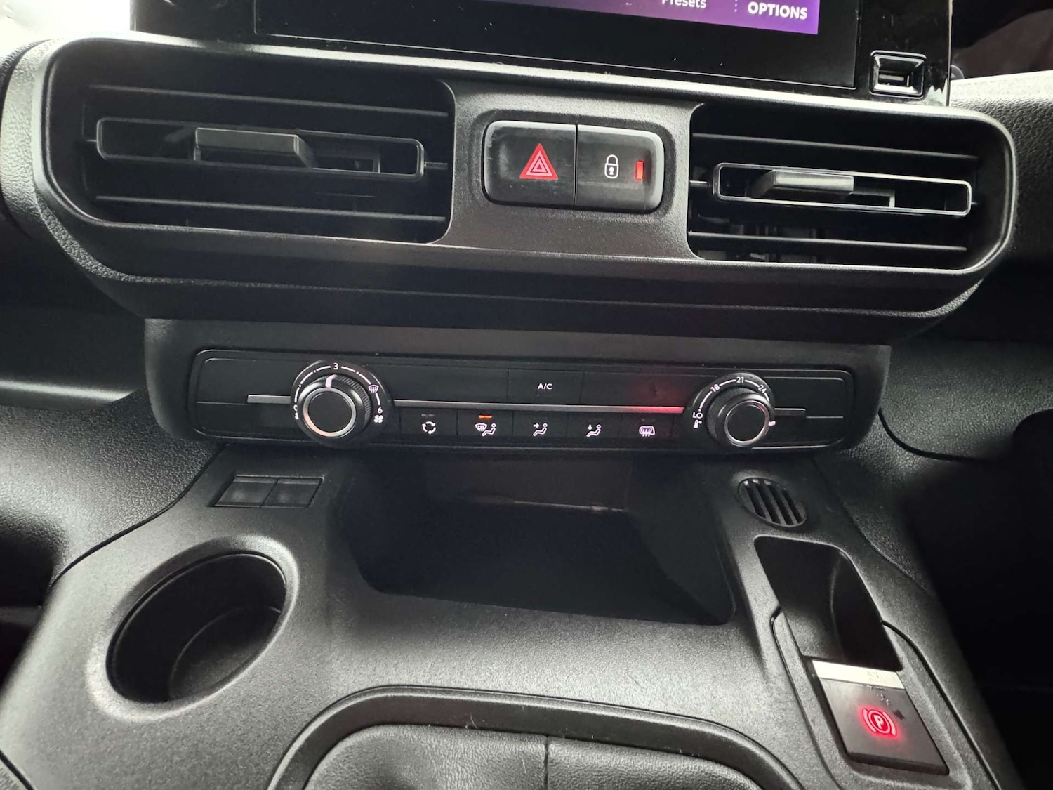 Used Peugeot Partner 2022 for sale - 77288587: Photo 32