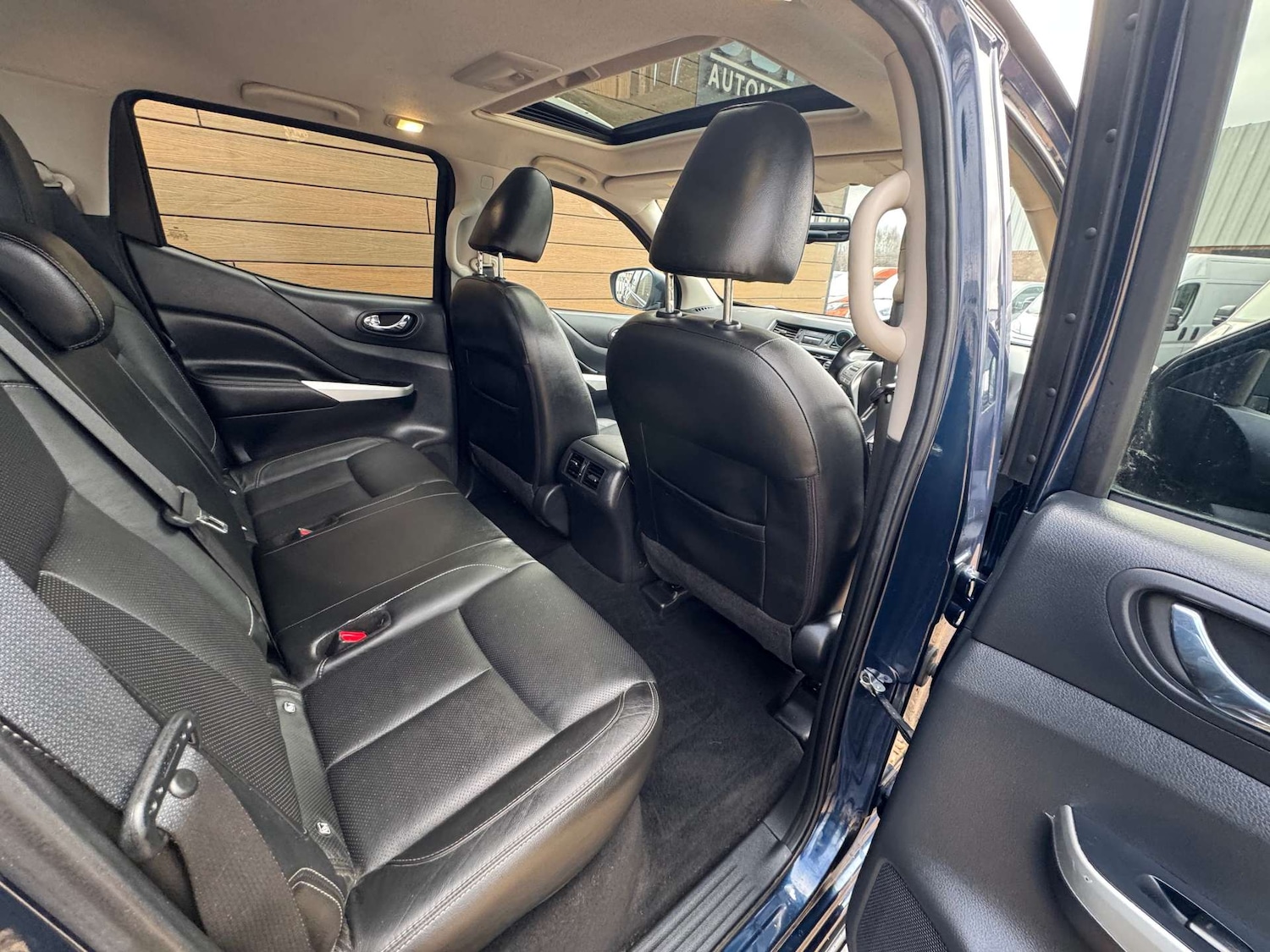 Used Nissan Navara 2018 for sale - 77785317: Photo 26