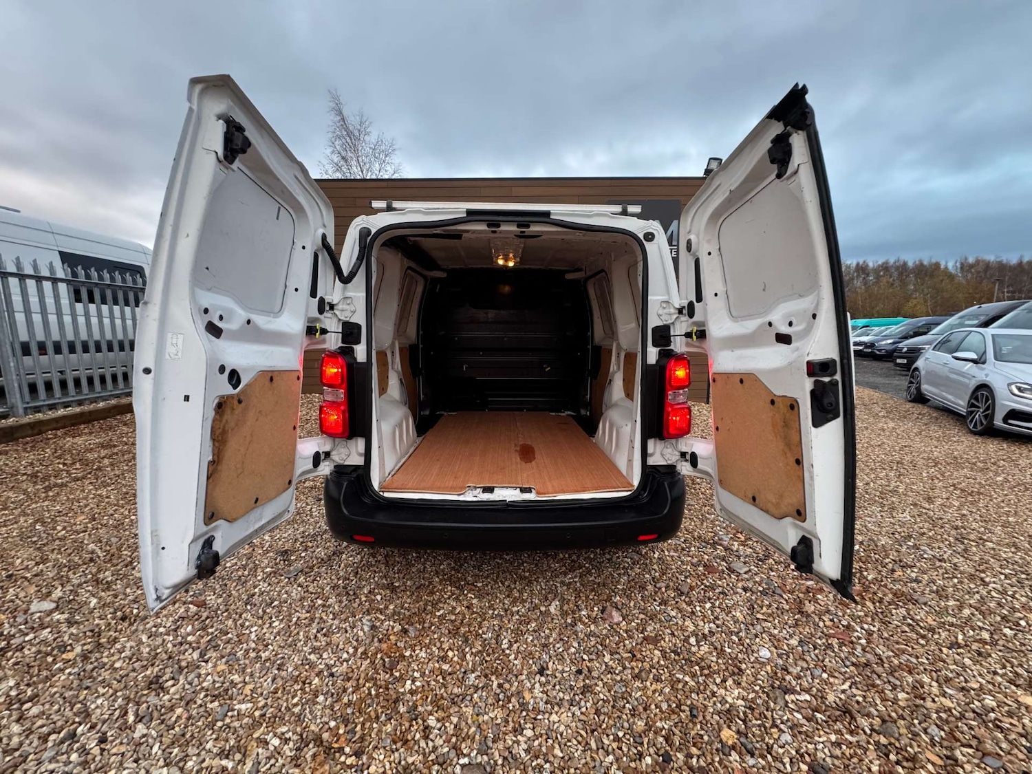 Used Citroen Dispatch 2017 for sale - 76686732: Photo 6