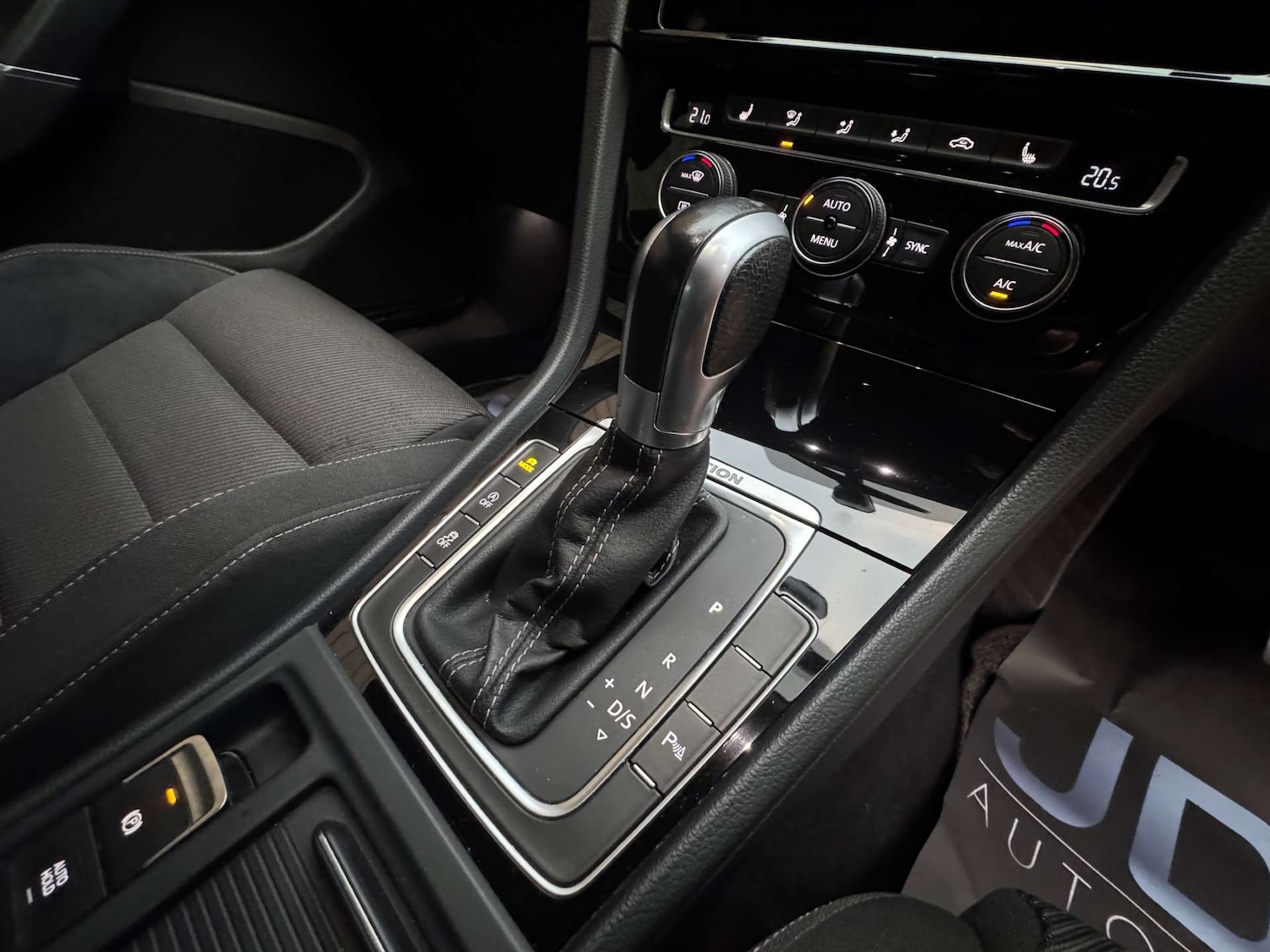 Used Volkswagen Golf 2018 for sale - 76686733: Photo 24