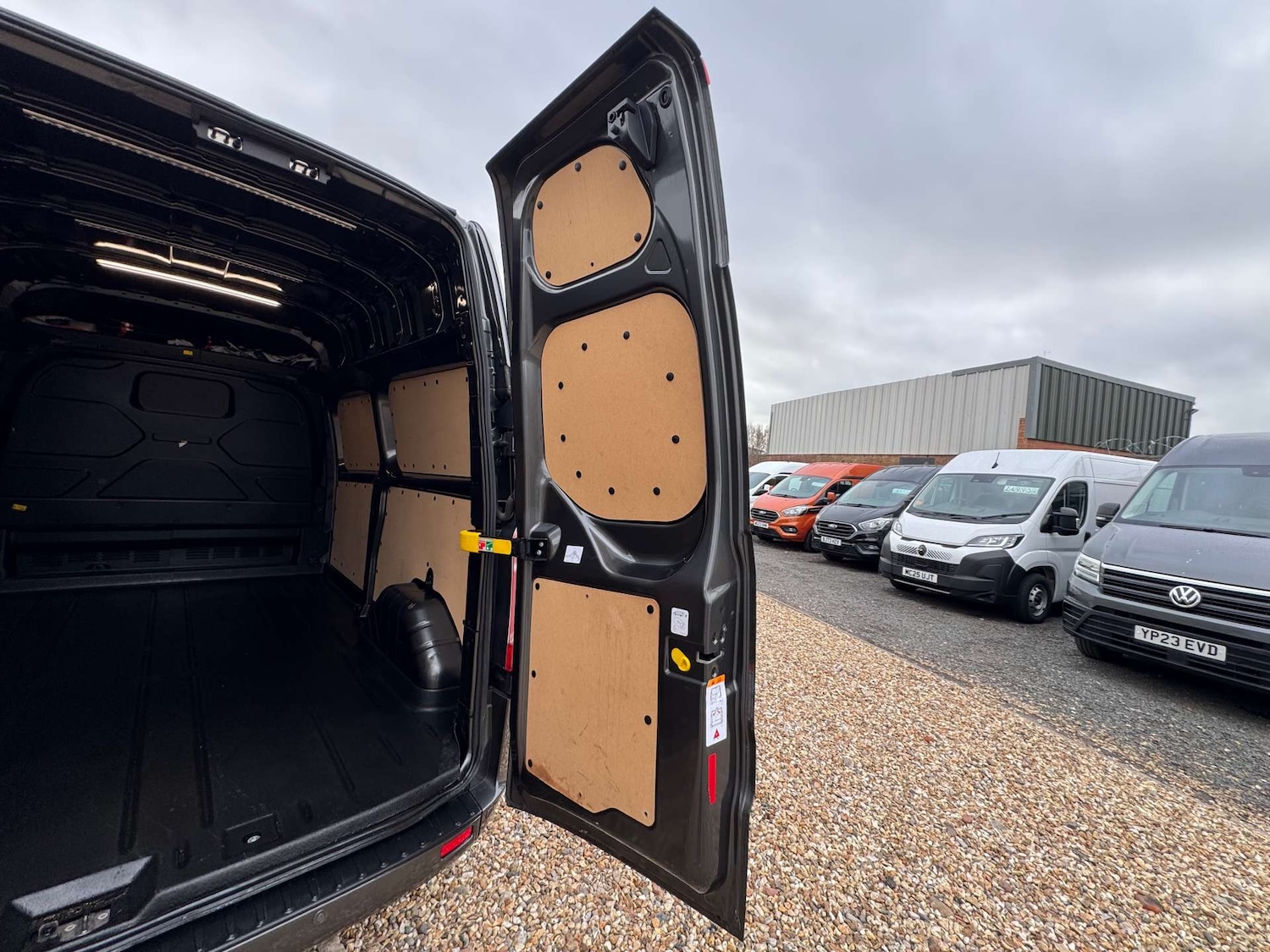 Used Ford Transit Custom 2023 for sale - 77398498: Photo 8