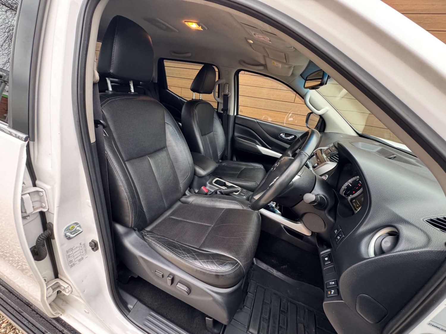 Used Nissan Navara 2018 for sale - 77583970: Photo 21