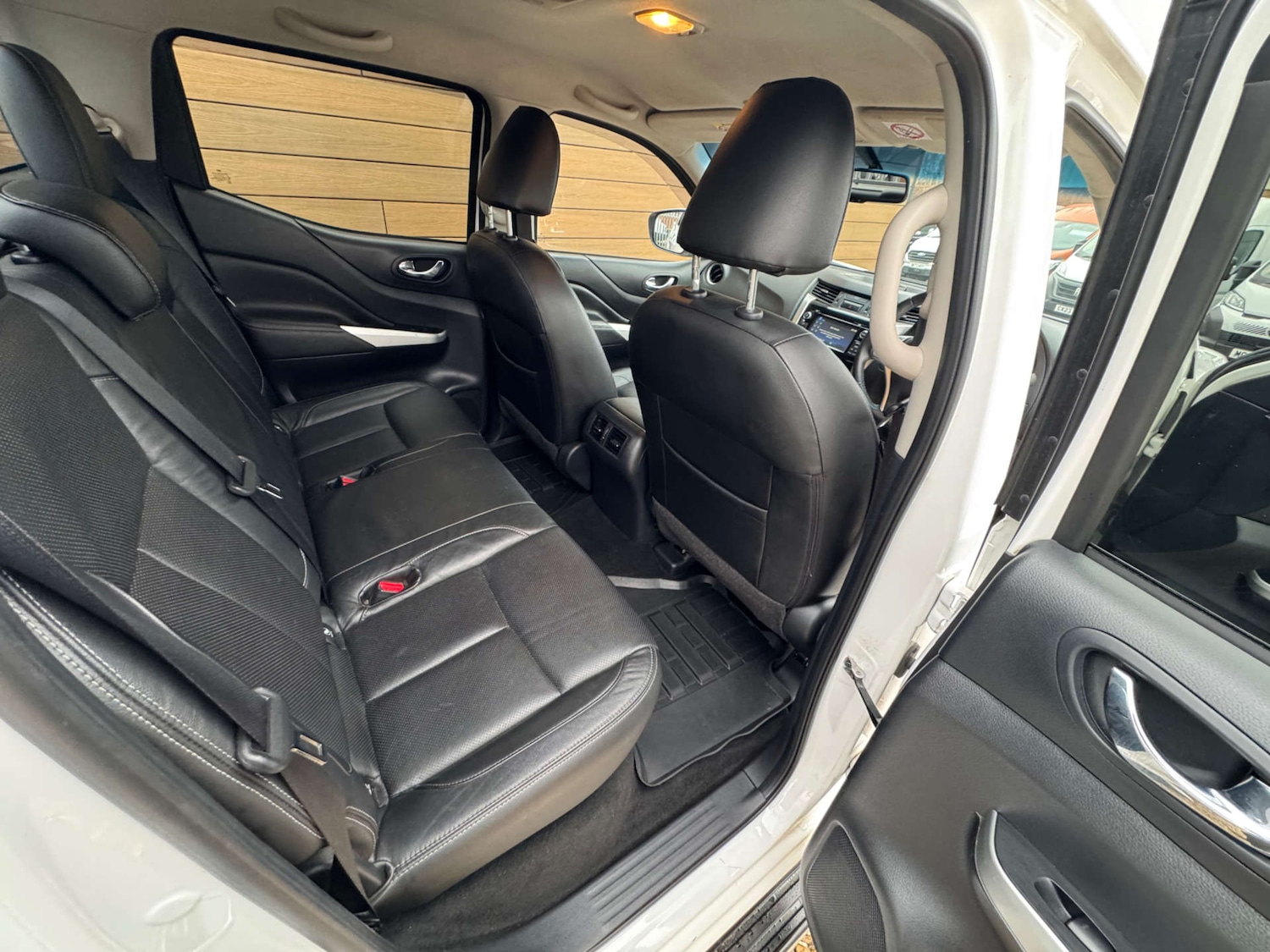 Used Nissan Navara 2018 for sale - 77583970: Photo 25