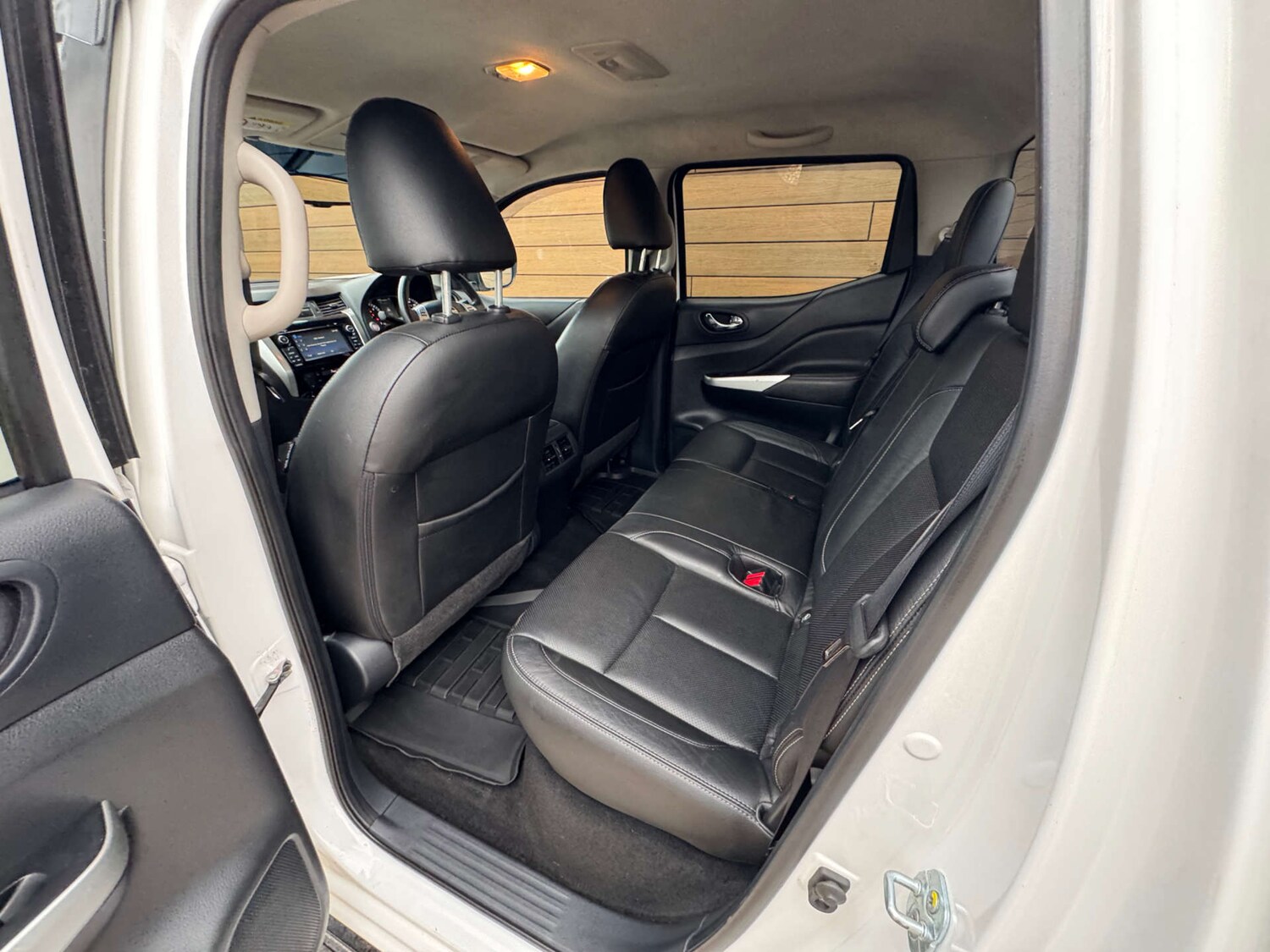 Used Nissan Navara 2018 for sale - 77583970: Photo 32