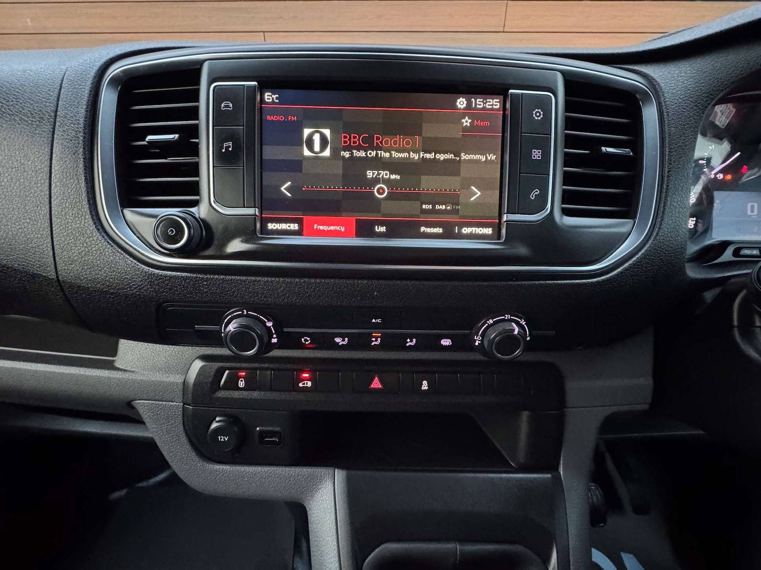 Used Citroen Dispatch 2017 for sale - 76686728: Photo 17