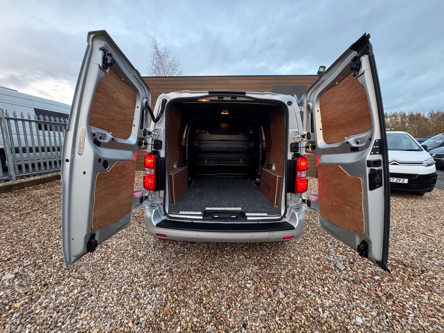 Used Citroen Dispatch 2017 for sale - 76686728: Photo 6