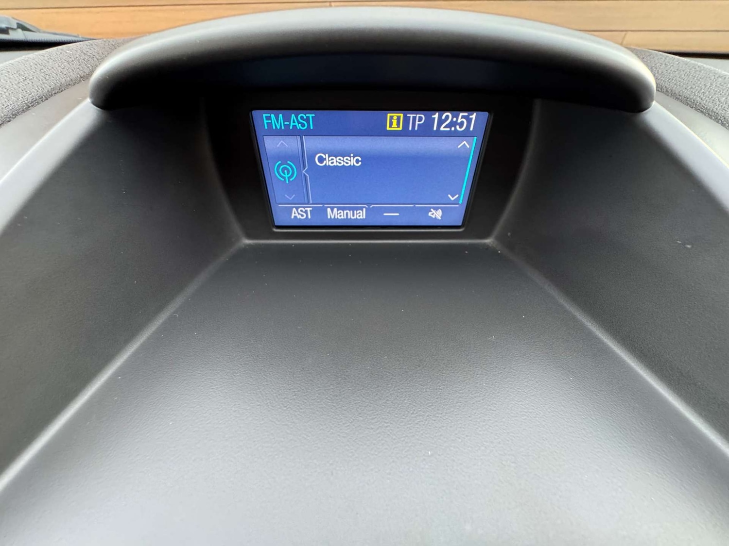 Used Ford Fiesta 2017 for sale - 76603739: Photo 25