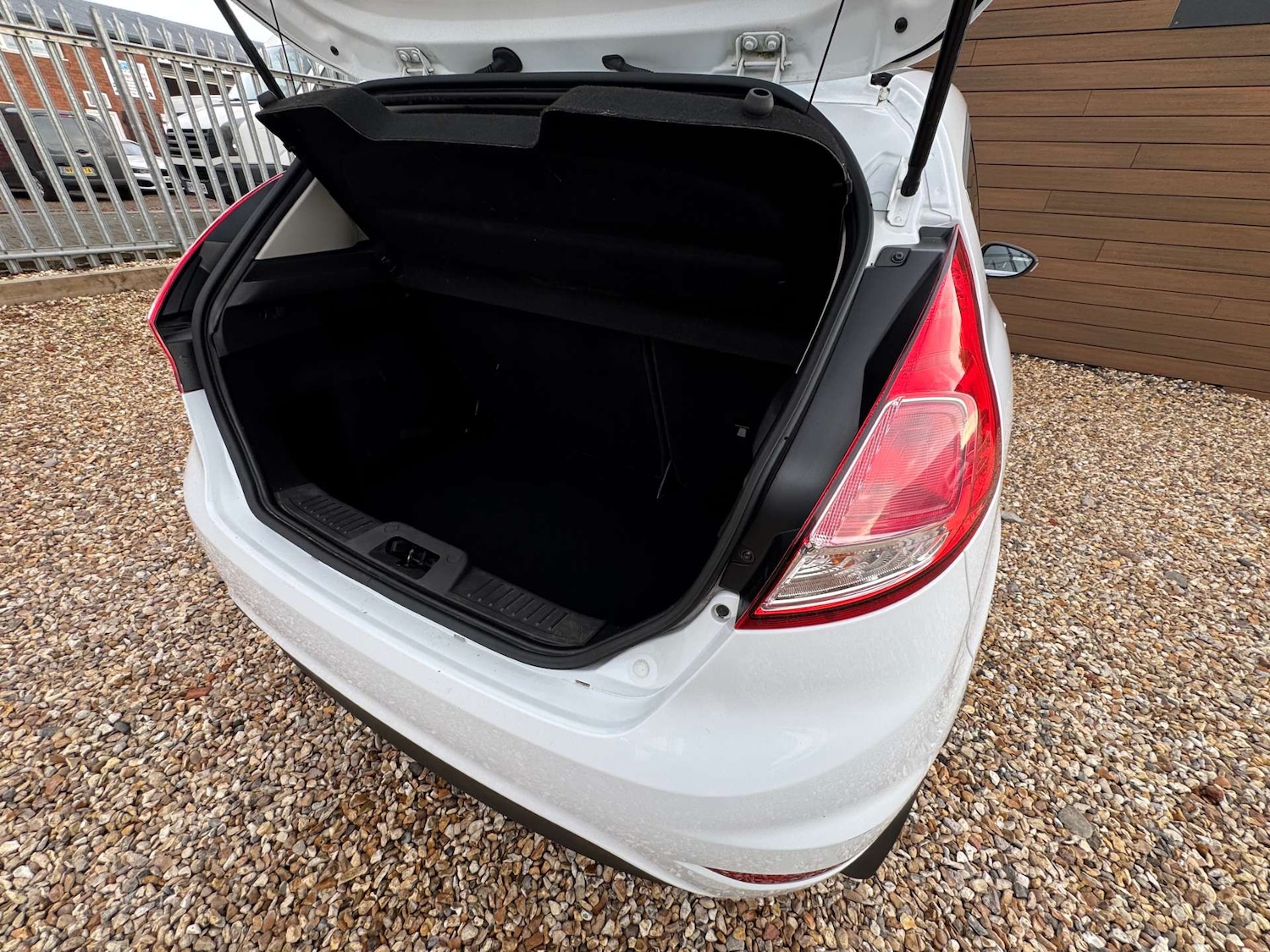 Used Ford Fiesta 2017 for sale - 76603739: Photo 6