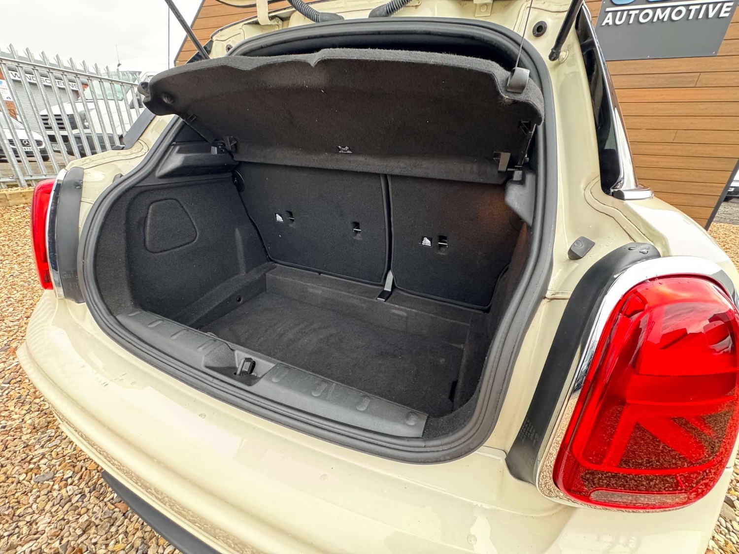 Used MINI Hatch 2019 for sale - 77326098: Photo 6