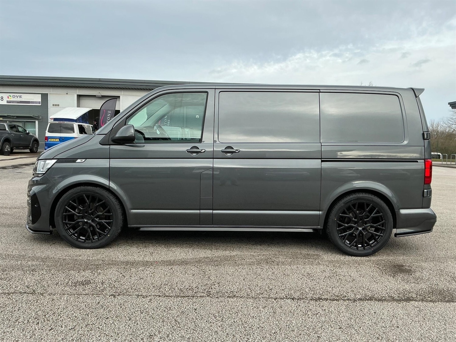 Used Volkswagen Transporter 2024 for sale - 77717819: Photo 2
