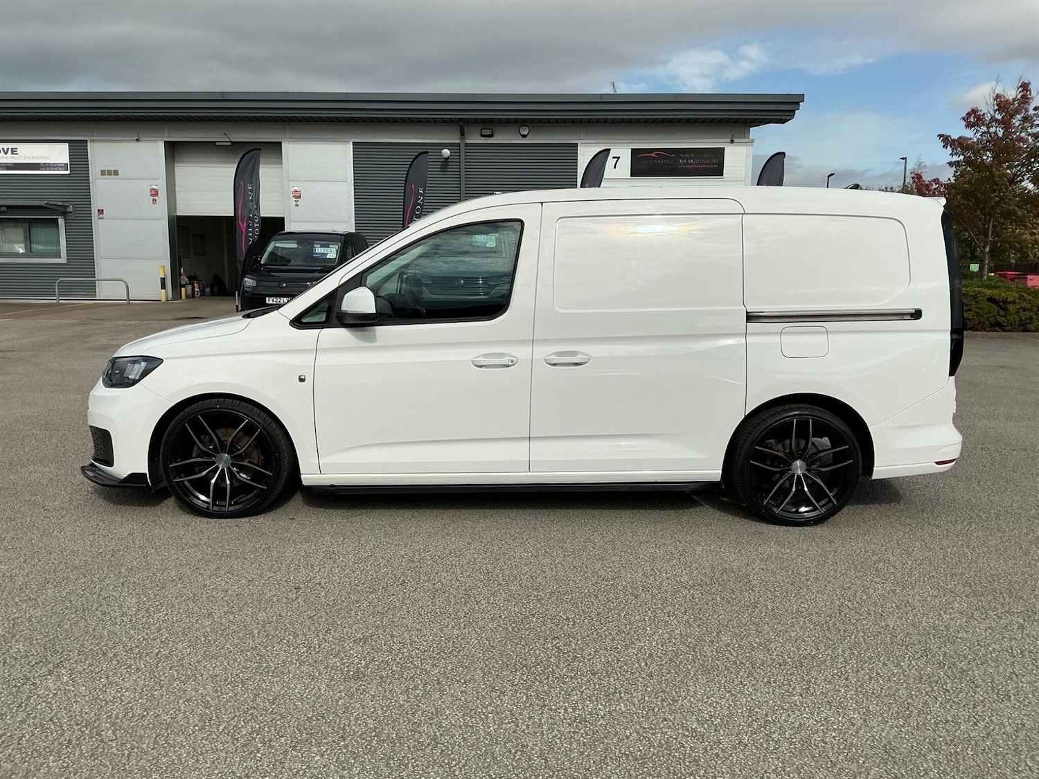 Used Volkswagen Caddy Maxi 2021 for sale - 76763265: Photo 2