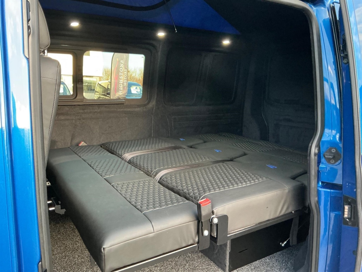 Used Volkswagen Transporter 2021 for sale - 77034235: Photo 3