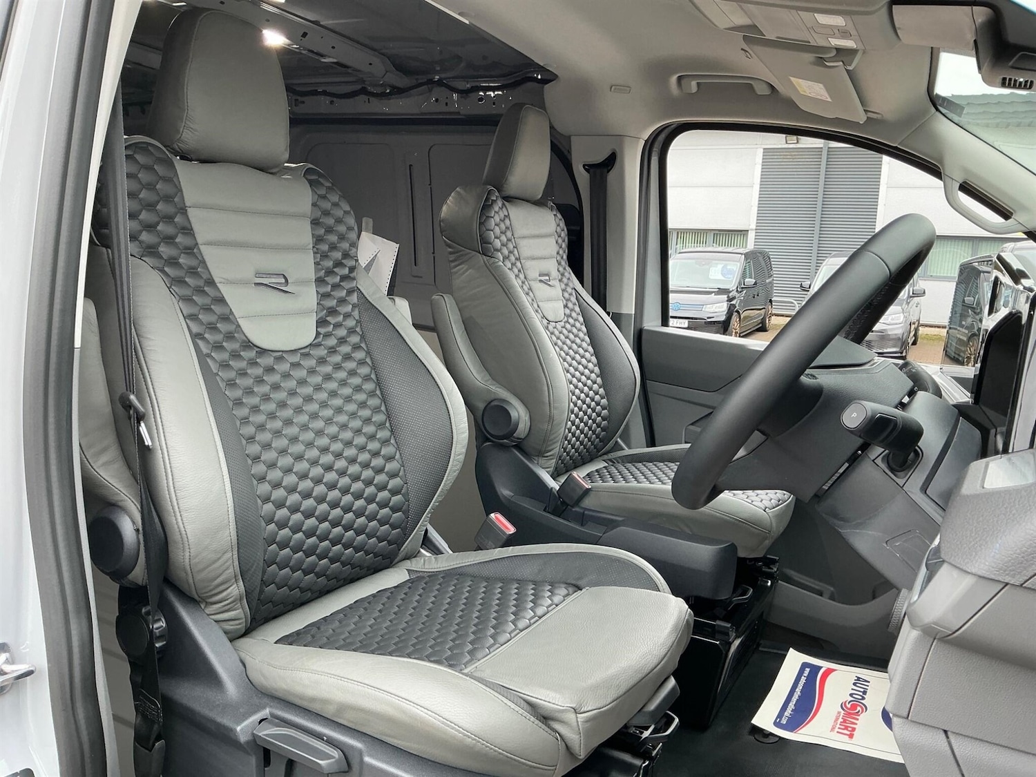 Used Volkswagen Transporter 2025 for sale - 76766523: Photo 7