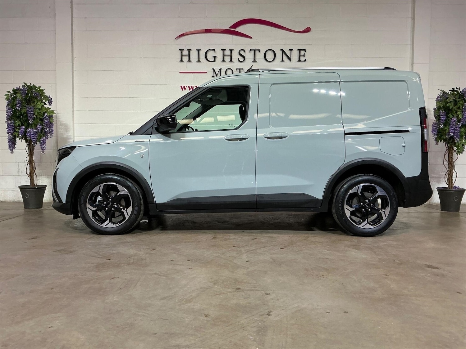 Used Ford Transit Courier 2024 for sale - 78150054: Photo 2