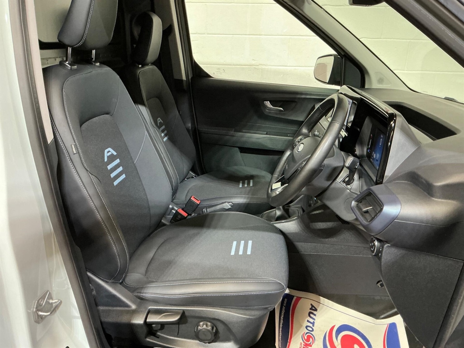 Used Ford Transit Courier 2024 for sale - 78150054: Photo 8