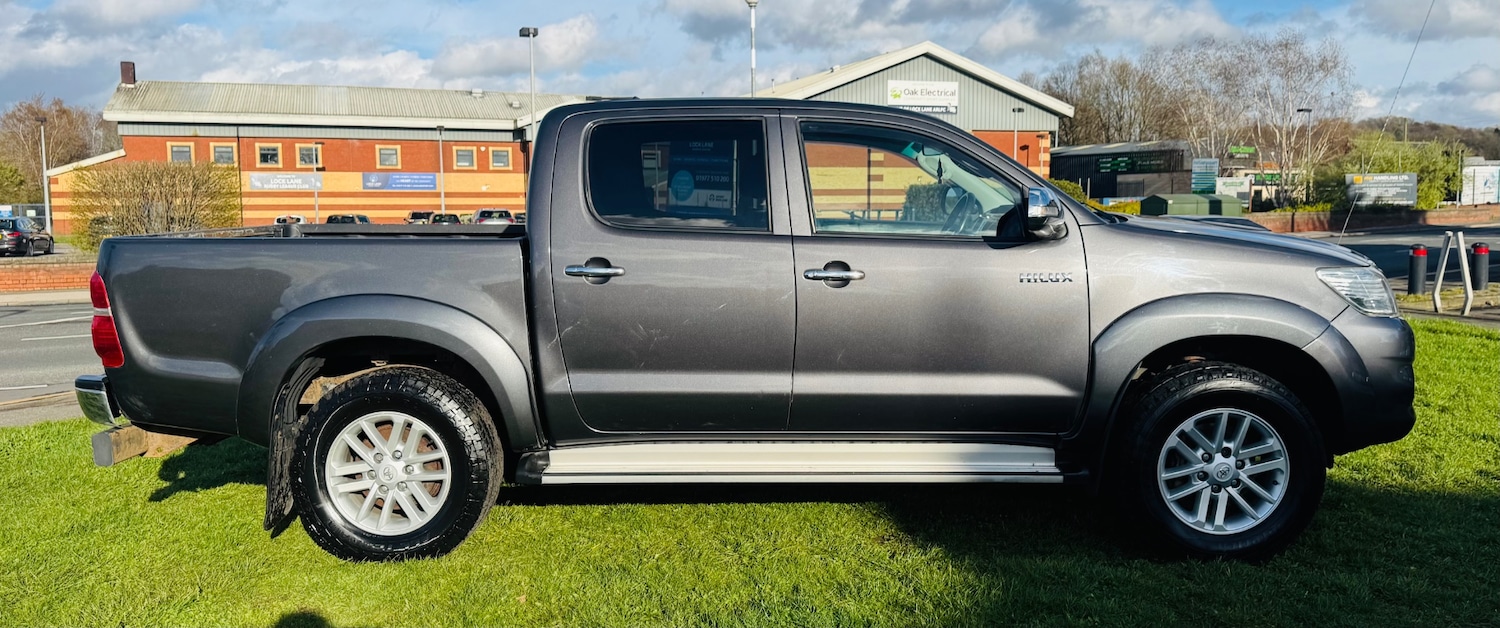 Used Toyota Hilux 2015 for sale - 78062329: Photo 2