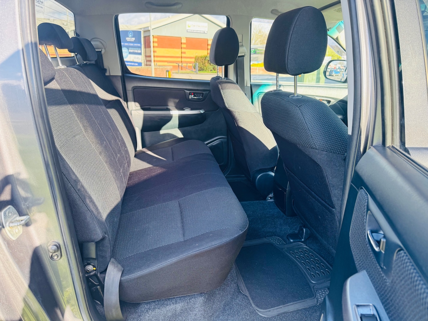 Used Toyota Hilux 2015 for sale - 78062329: Photo 3