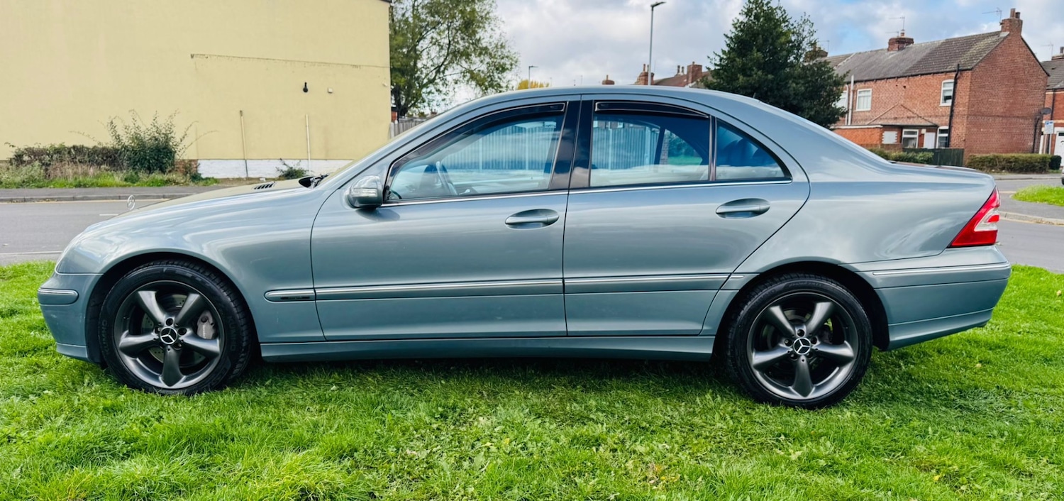 Used Mercedes-Benz C Class 2005 for sale - 76402134: Photo 4