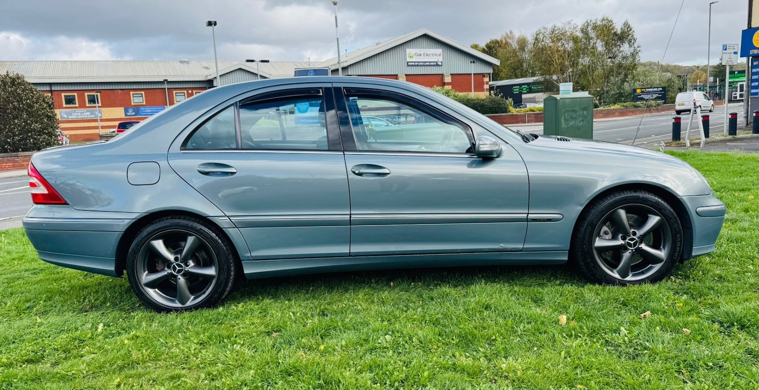 Used Mercedes-Benz C Class 2005 for sale - 76402134: Photo 5