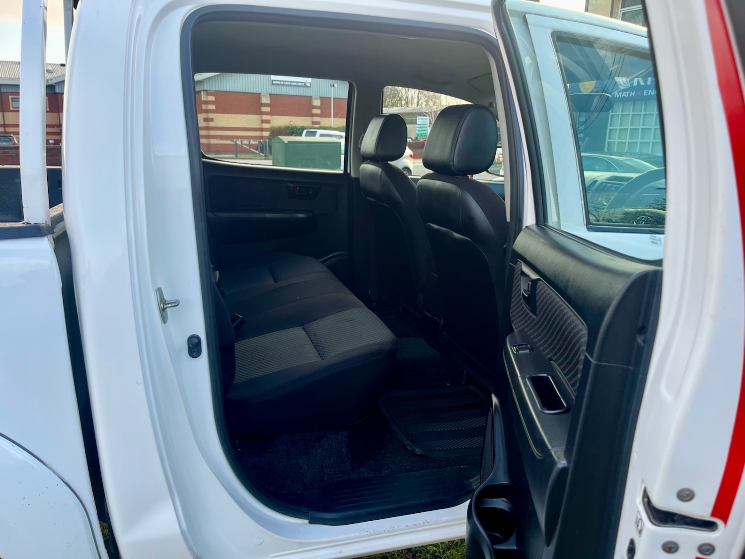 Used Toyota Hilux 2015 for sale - 77311383: Photo 10