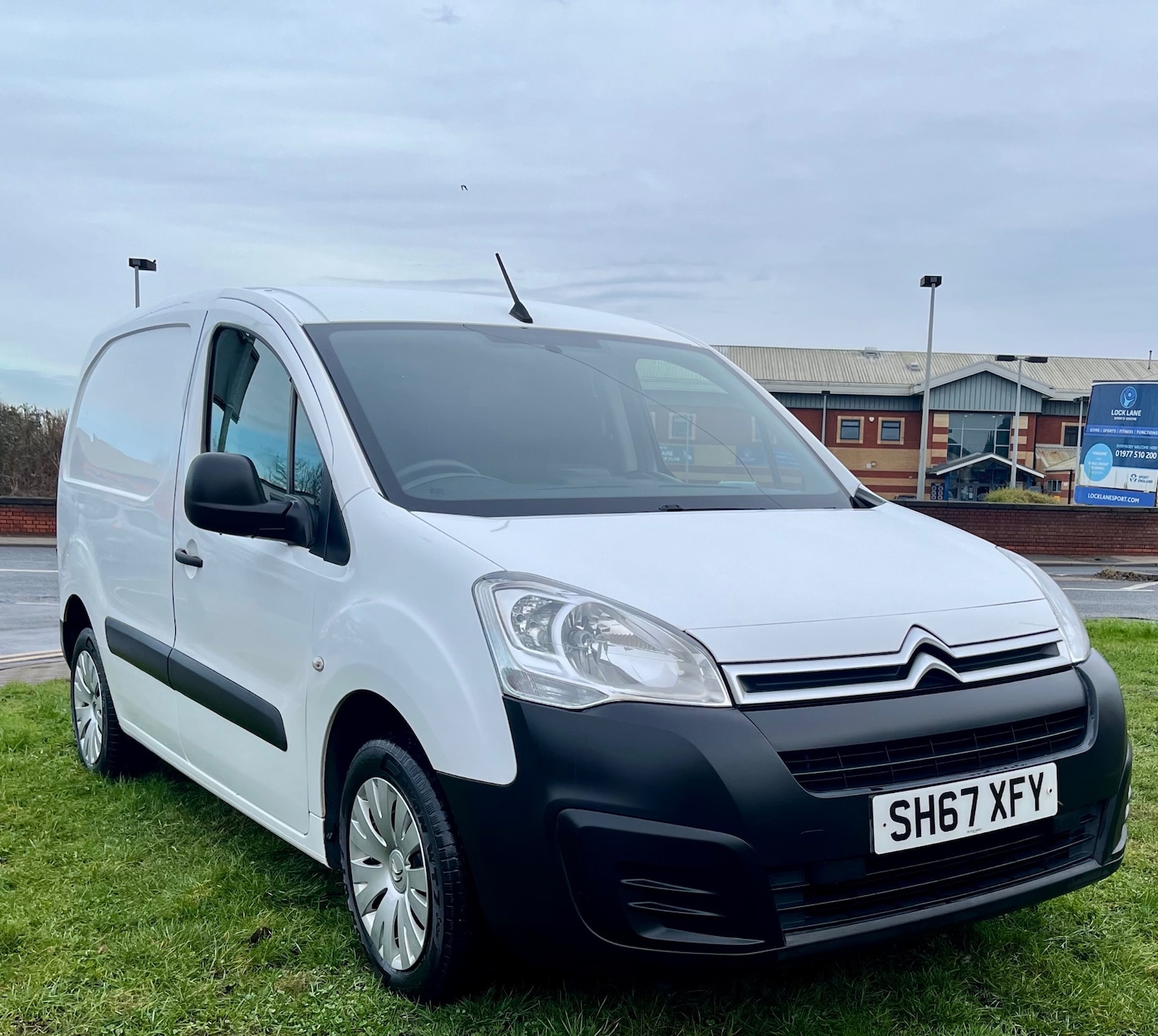 Used Citroen Berlingo 2017 for sale - 77208309: Photo 2