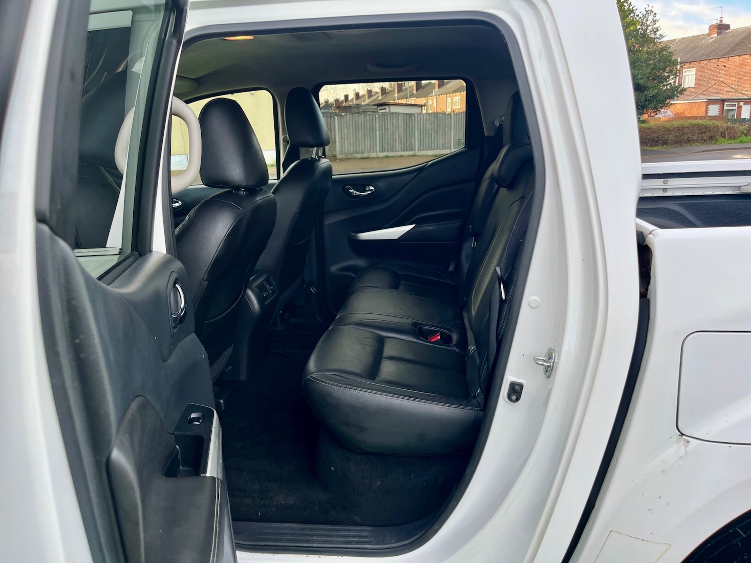 Used Nissan Navara 2016 for sale - 76932250: Photo 10