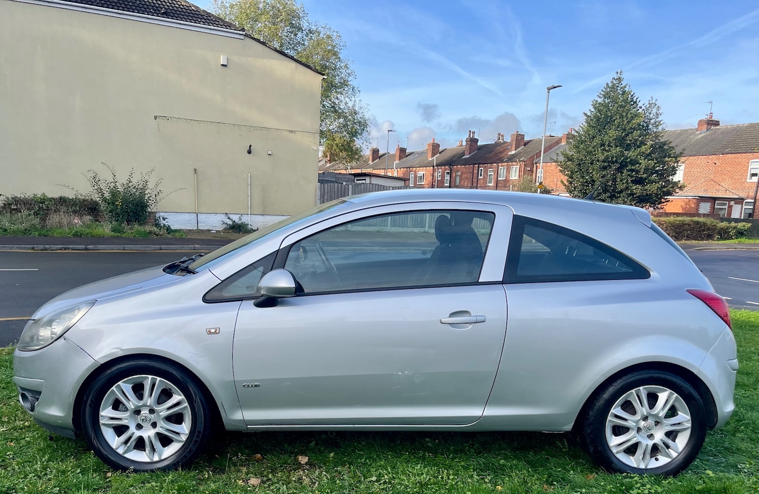 Used Vauxhall Corsa 2009 for sale - 76402021: Photo 3
