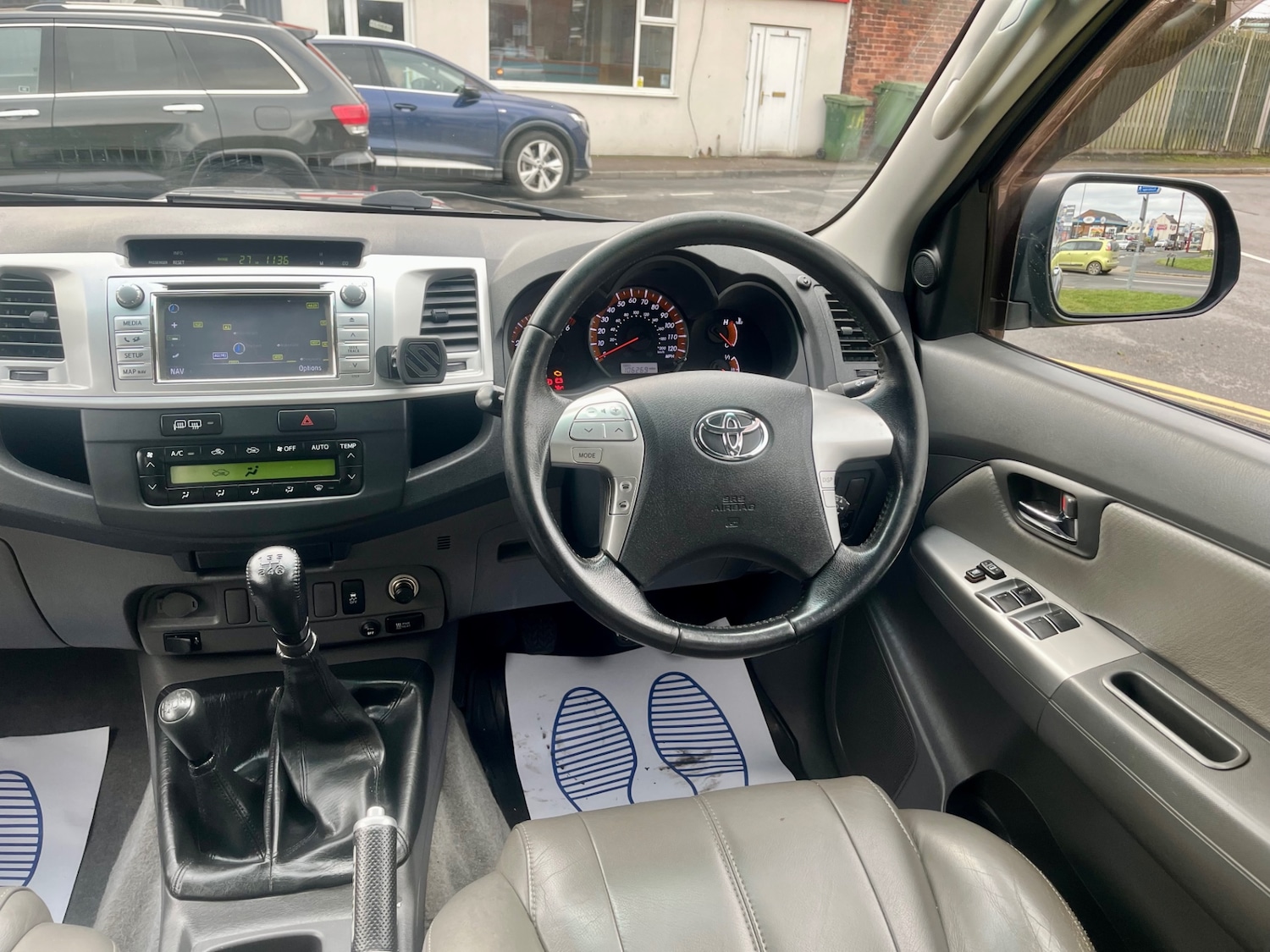 Used Toyota Hilux 2012 for sale - 77311299: Photo 13