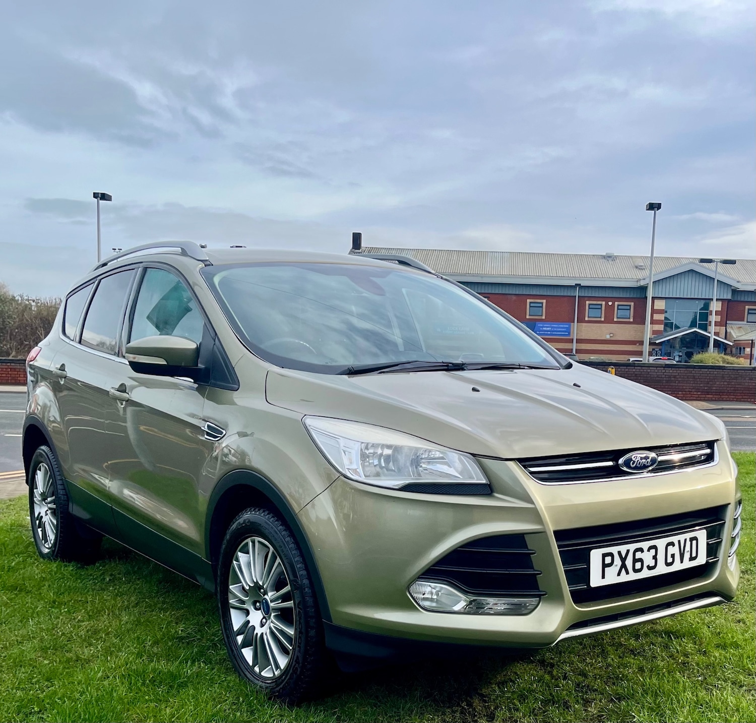 Used Ford Kuga 2013 for sale - 77629407: Photo 2