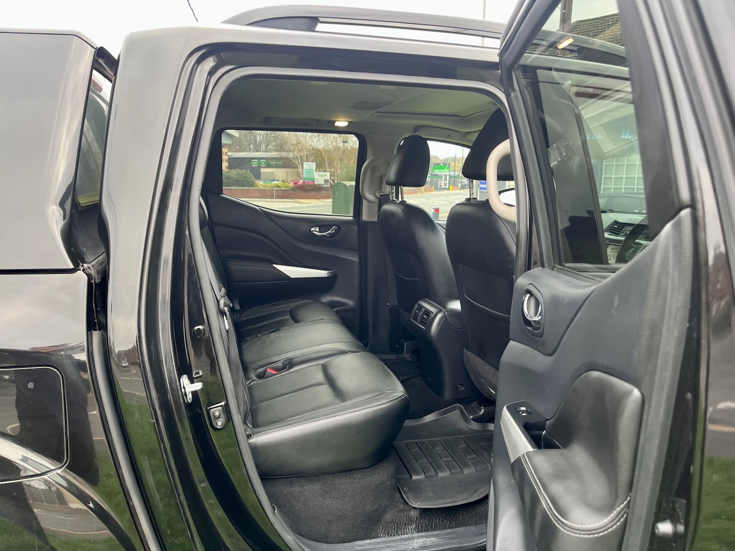 Used Nissan Navara 2017 for sale - 76594928: Photo 11