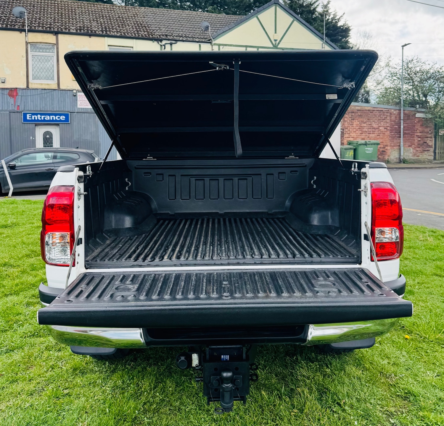 Used Toyota Hilux 2016 for sale - 78135097: Photo 12