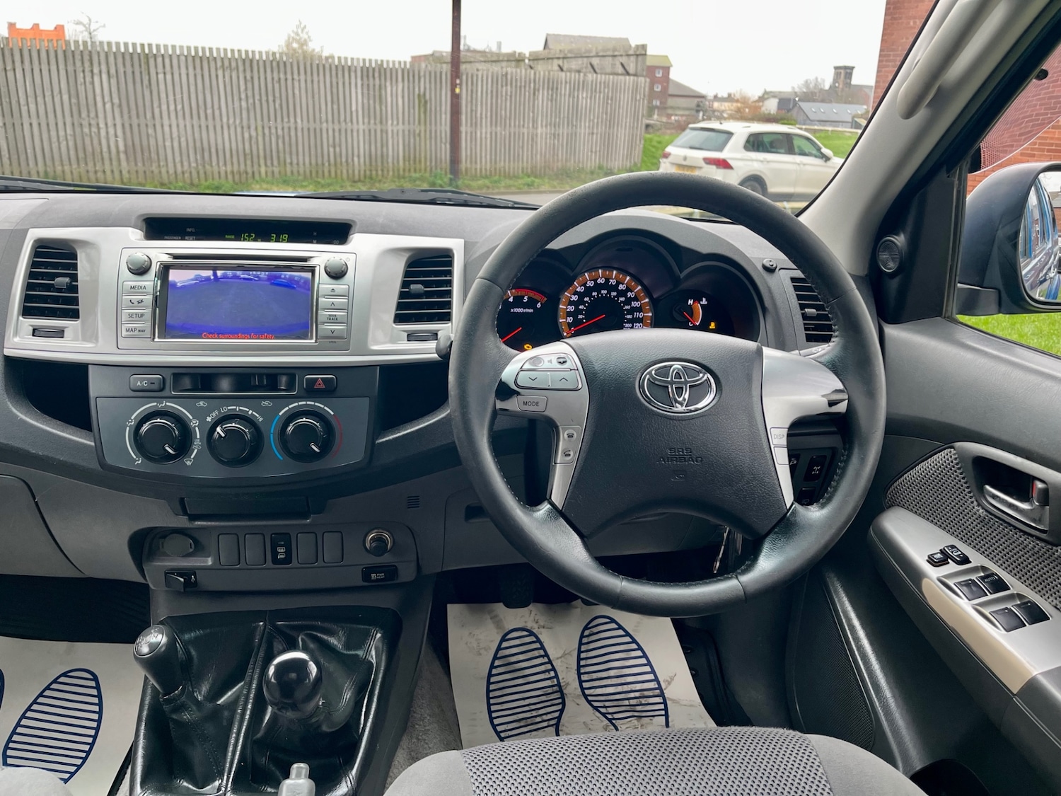 Used Toyota Hilux 2014 for sale - 77807330: Photo 13