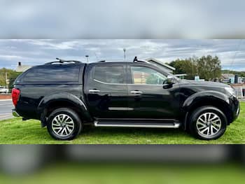 Used Nissan Navara 2017 for sale - 79802333: Photo