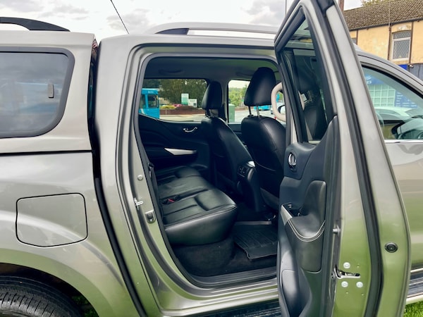 Used Nissan Navara 2018 for sale - 76316993: Photo 11