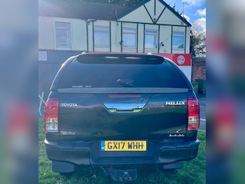 Used Toyota Hilux 2017 for sale - 76370025: Photo