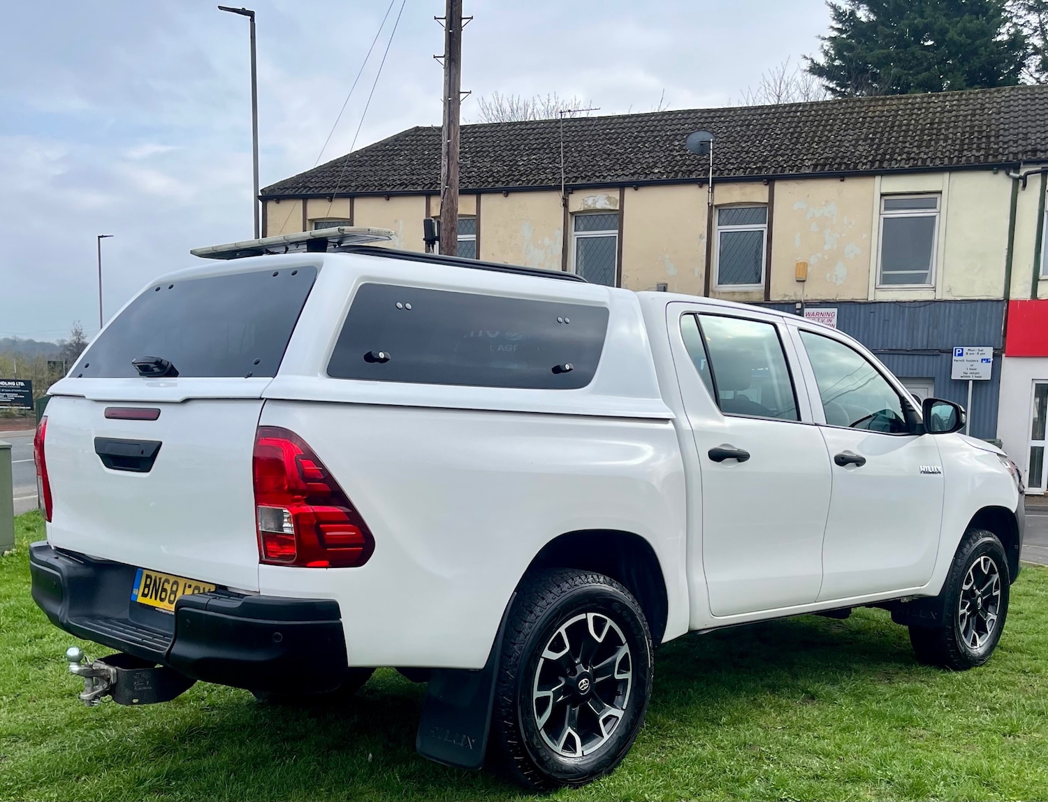 Used Toyota Hilux 2018 for sale - 77807239: Photo 10