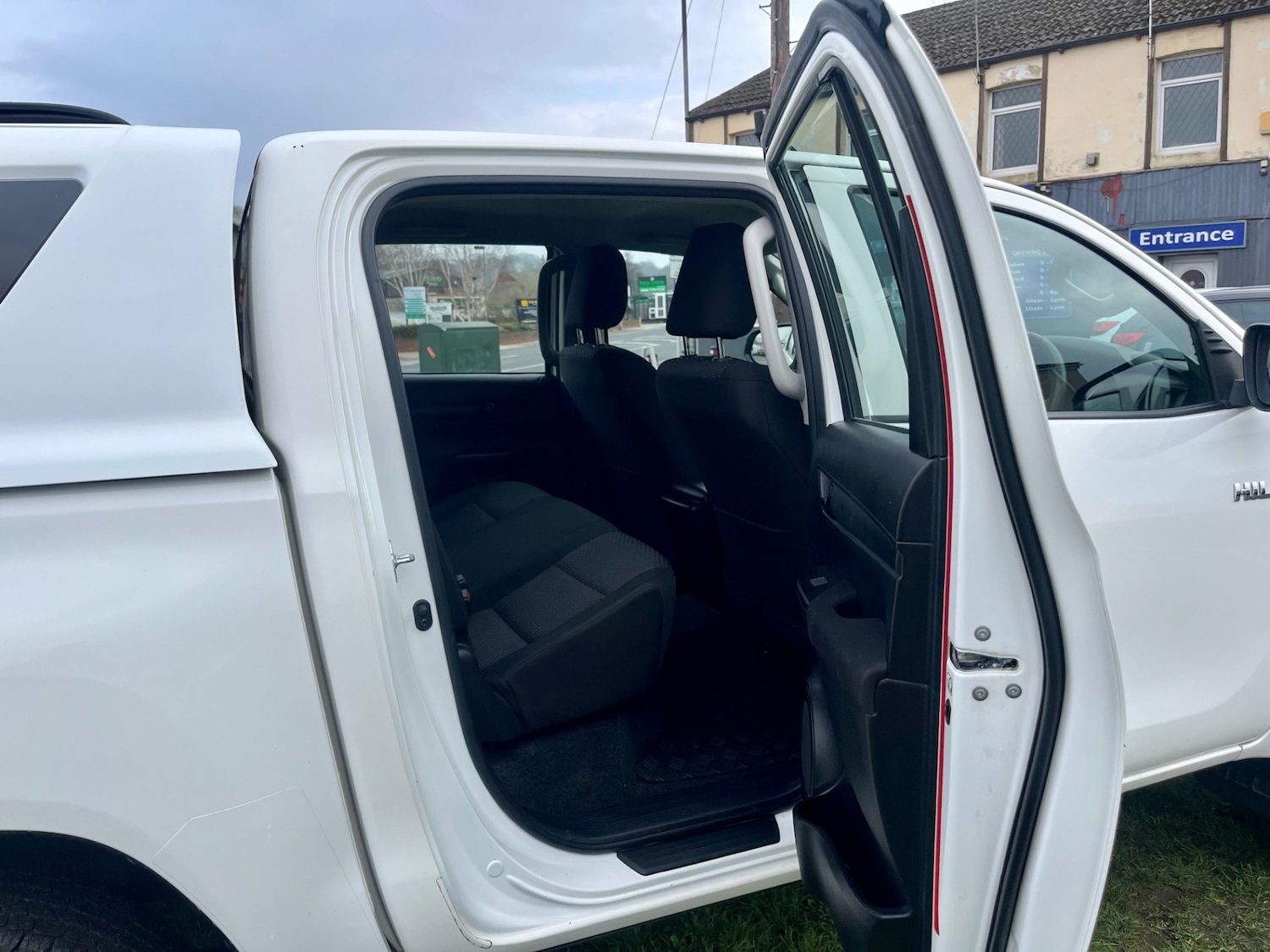 Used Toyota Hilux 2018 for sale - 77807239: Photo 14