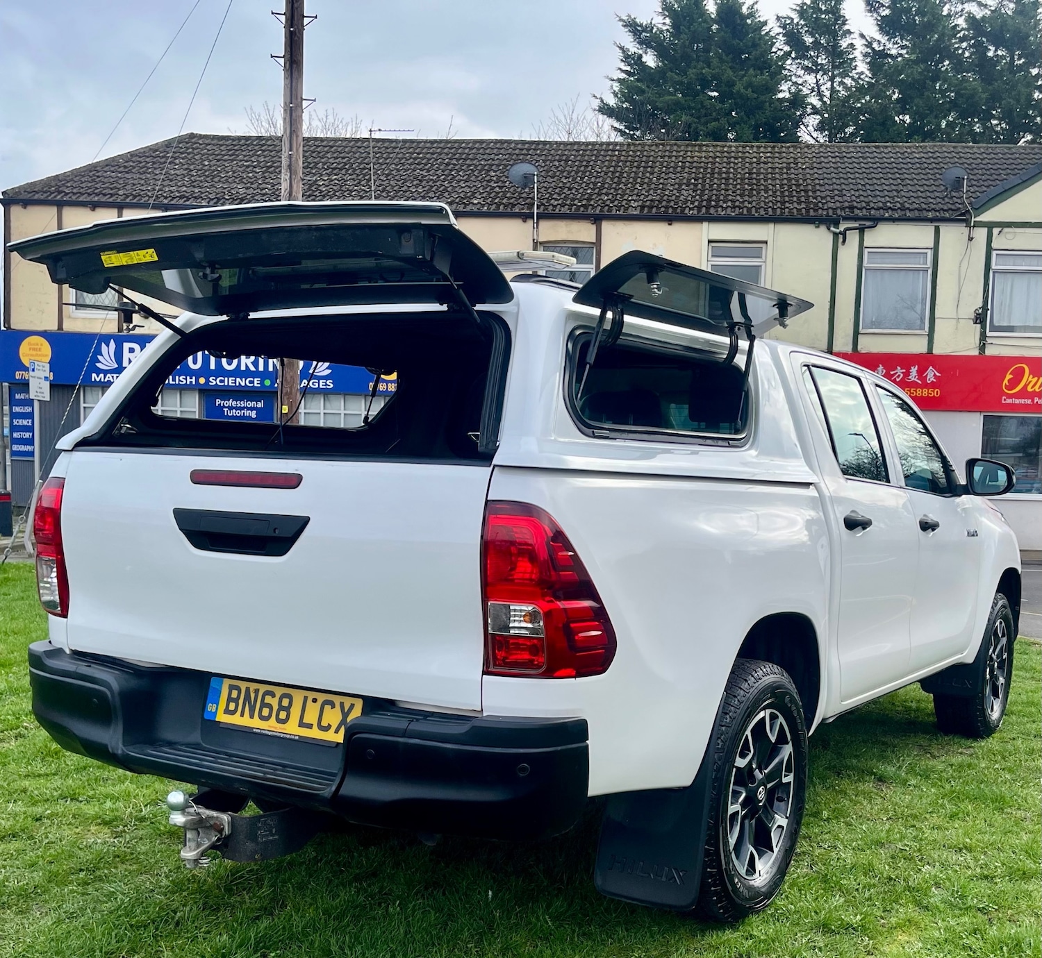 Used Toyota Hilux 2018 for sale - 77807239: Photo 9