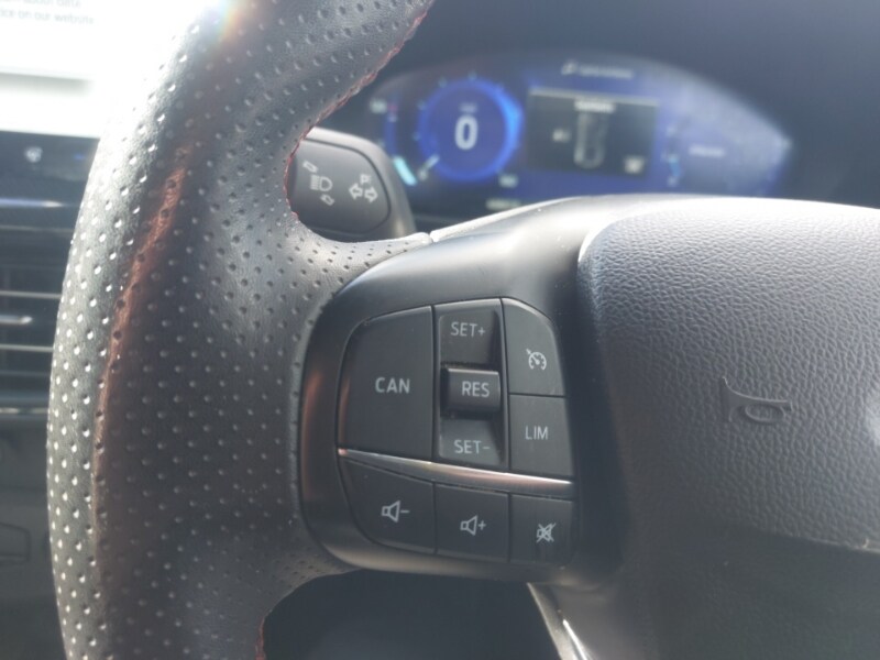 Used Ford Focus 2023 for sale - 78013124: Photo 17