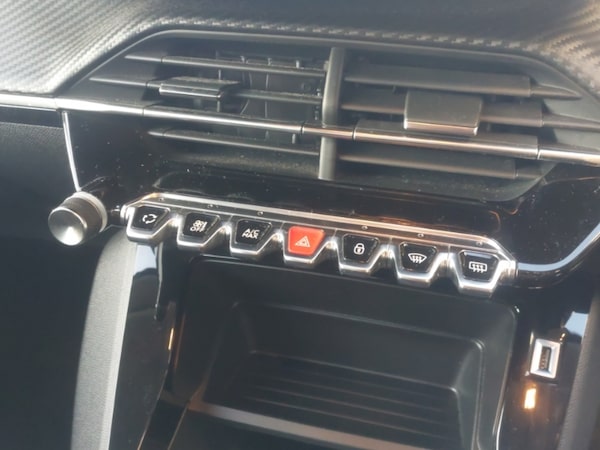 Used Peugeot 208 2022 for sale - 76301730: Photo 11