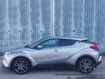 Used Toyota C-HR 2017 for sale - 77596803: Photo
