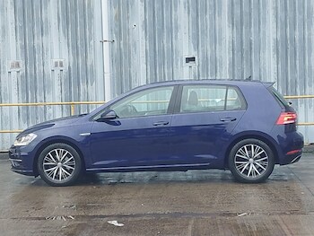Used Volkswagen Golf 2018 for sale - 77543961: Photo